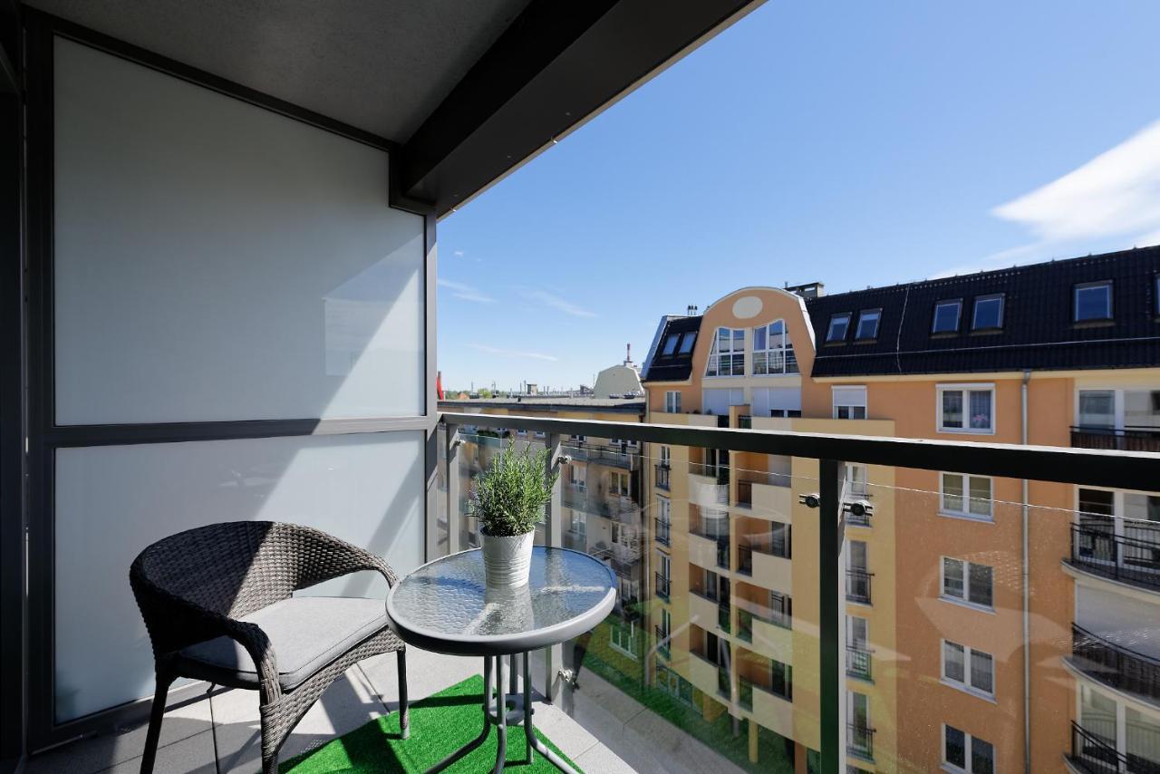 Art Apartament Parking By Impero Poznan Exterior photo