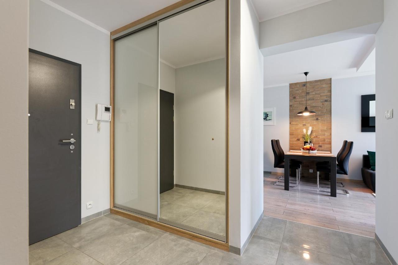 Art Apartament Parking By Impero Poznan Exterior photo